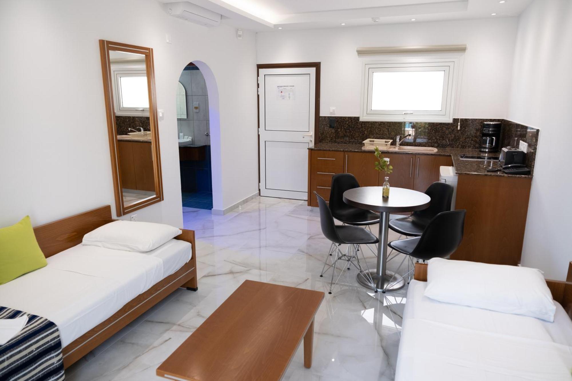 Loutsiana Deluxe Apts Ayia Napa Luaran gambar